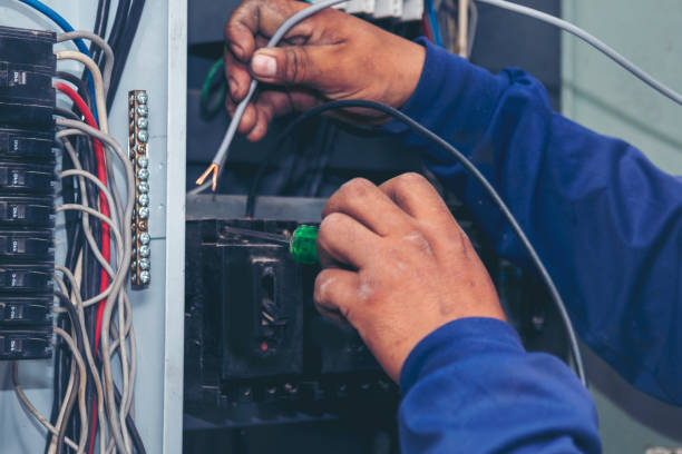 Best Circuit Breaker Repair  in Tuscarawas, OH